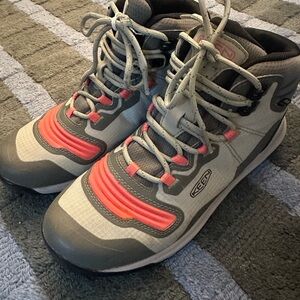 KEEN Tempo Mid Waterproof Gray and Coral hiking boots 8.5 women’s
